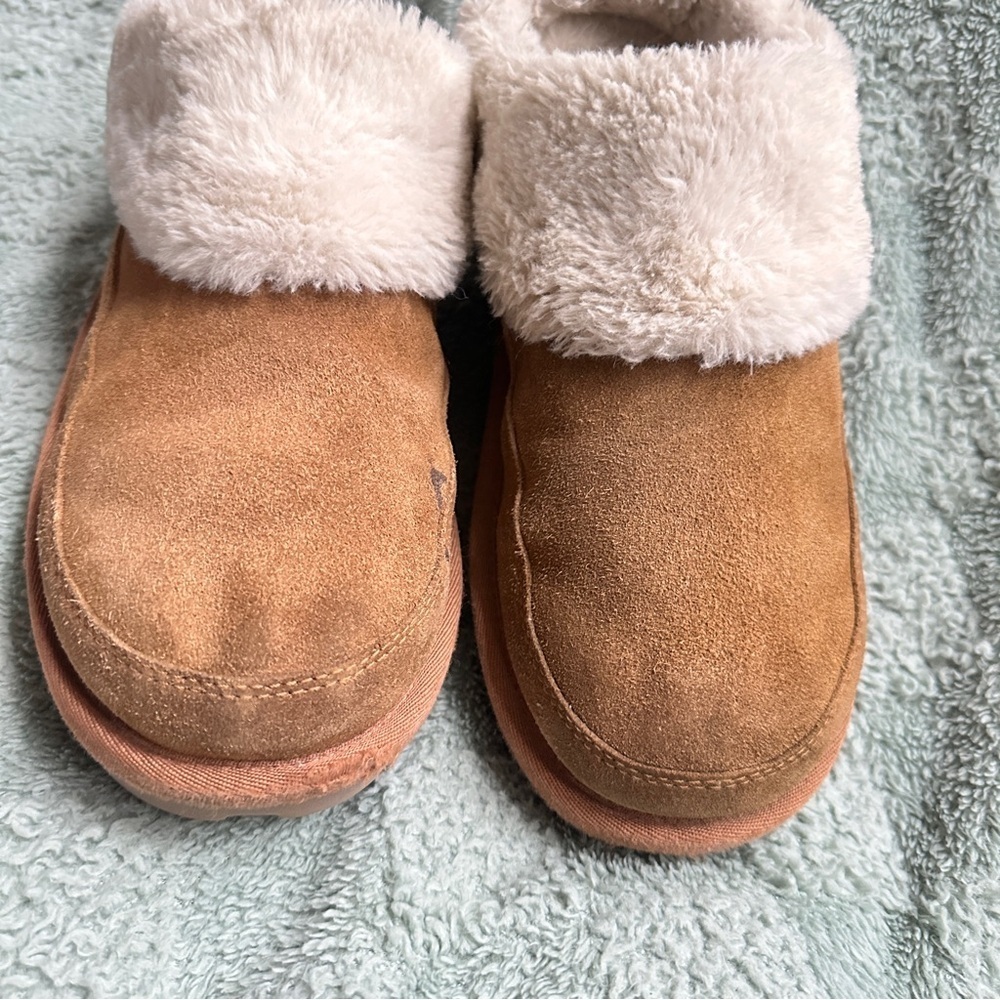 Koolaburra Tan Brown Suede / Sherpa Slip-On Shoes size 11 - Picture 2 of 13